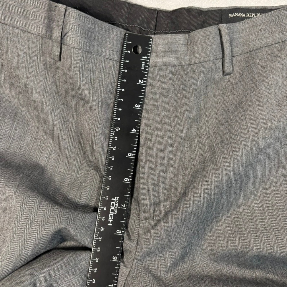 Banana Republic Mens 33x32 Dress Pants Grey Herringbone Tailored‎ Fit Flat Front - Picture 7 of 11